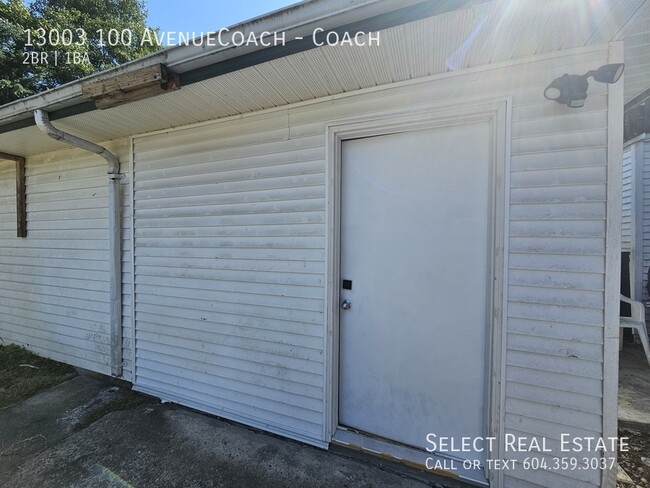 Building Photo - 13003-13100 AvenueCoach