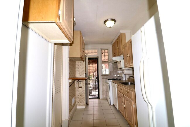 Cocina 1 - 2627 Sherman Ave NW