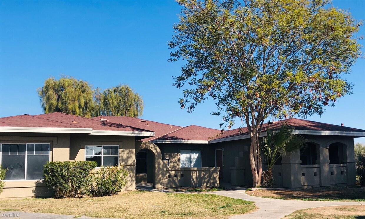 Primary Photo - 2200 E Donlon St