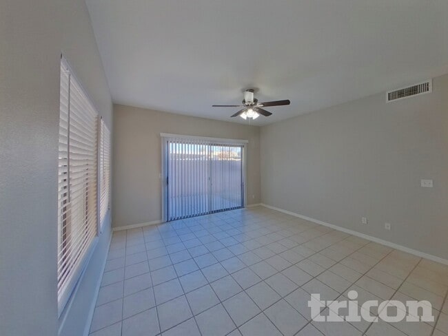 Building Photo - 1406 W Emerald Ave