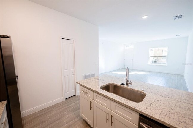 Foto del edificio - 1736 Pacific Rd