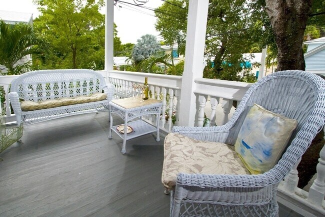 Foto del edificio - Furnished Studio Apartment in Old Town