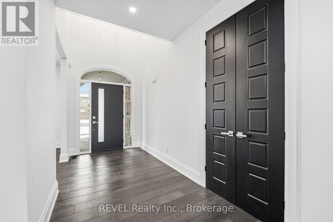 Building Photo - 7641 Drummond Rd