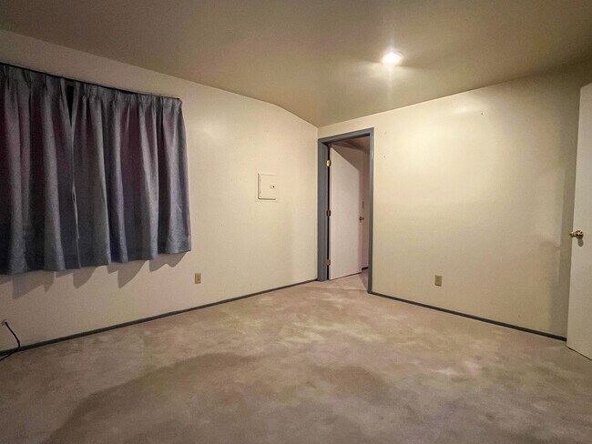 Building Photo - 27 Wilms Ave