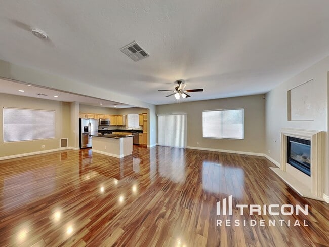 Foto del edificio - 8081 Celina Hills St