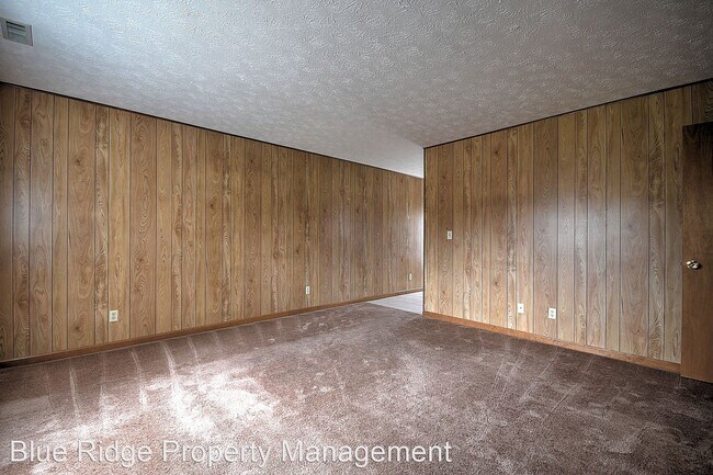 Building Photo - 551 N Holston River Dr