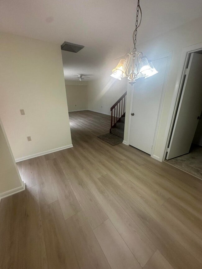 Building Photo - 1014 10th Way