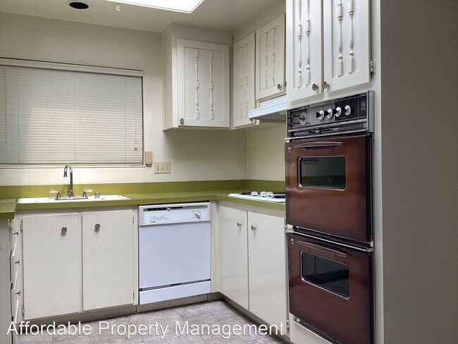 Foto del edificio - 3 br, 2 bath House - 2462 Regal Drive