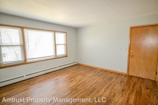Building Photo - 2 br, 1 bath House - 5401 N Newcastle Ave ...