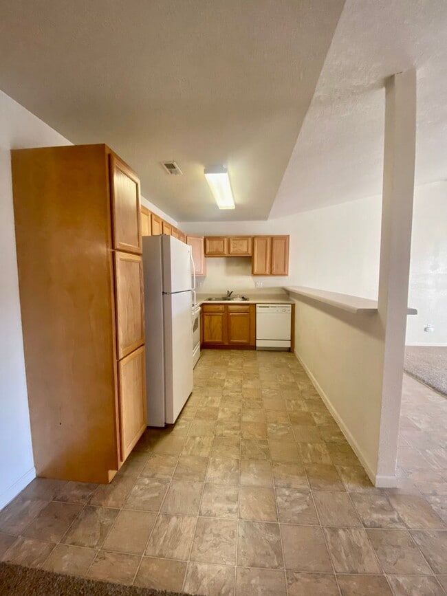 Building Photo - 6714-MF2-E2