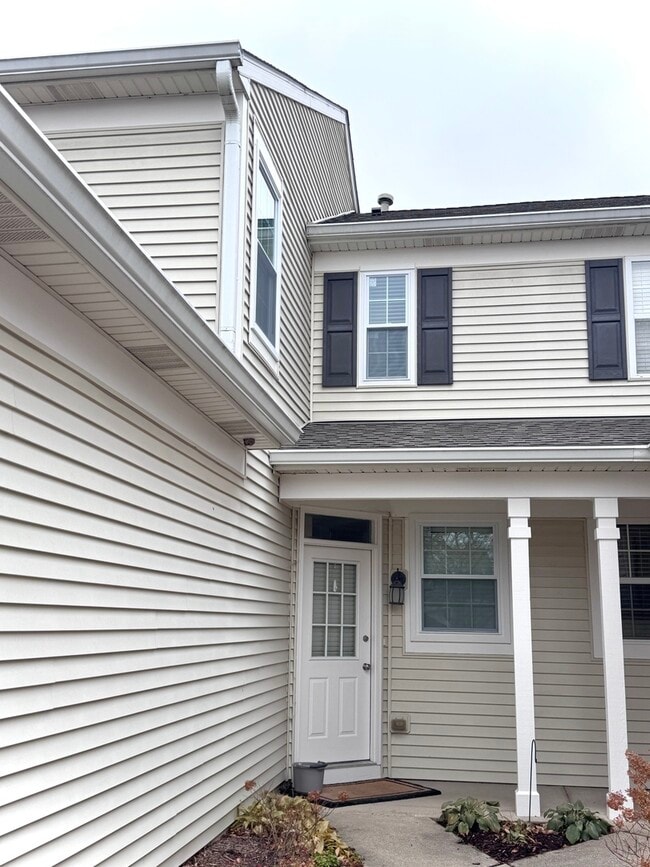 Building Photo - 2350 Sheehan Dr