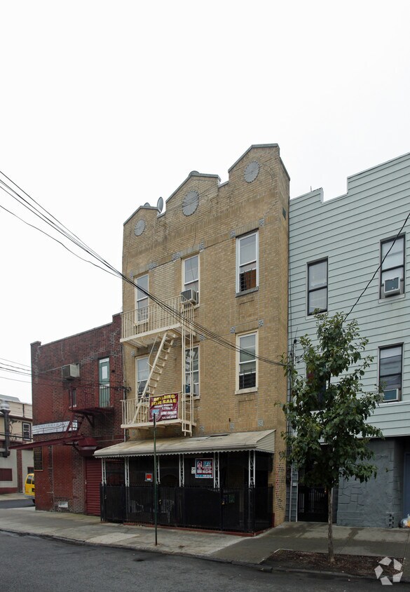 Primary Photo - 624 E 183rd St