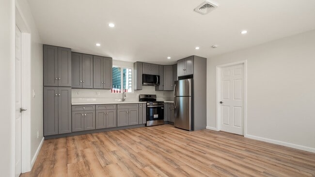 Photo - 4013 S Harvard Blvd Apartment