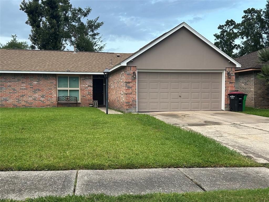 Foto principal - 24018 Farm Hill Dr