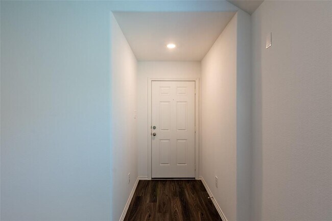 Building Photo - 707 Larkspur Shadow Dr