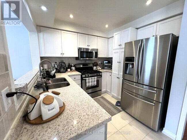 Building Photo - 11 Cape Verde Way