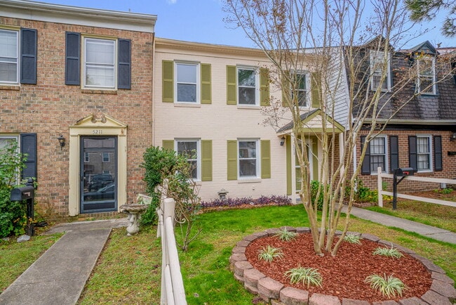 Photo - 5213 Clover Hill Dr House