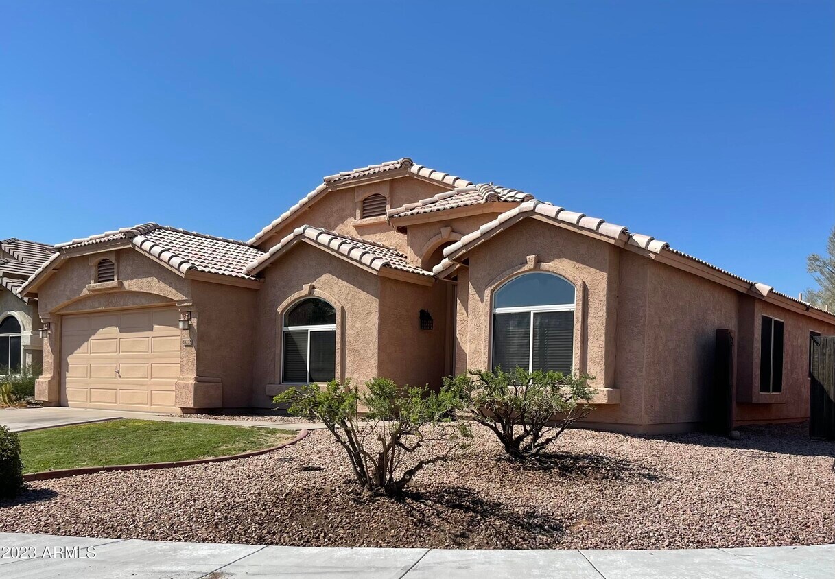 Foto principal - 4238 E Redwood Ln
