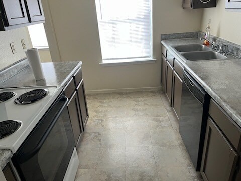 Foto del edificio - 123 Oakwood Ln