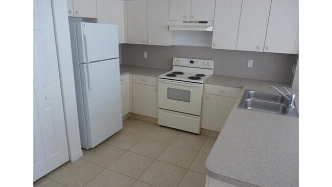 Foto del edificio - 7841 Catalina Cir