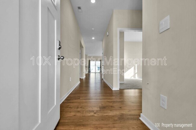 Foto del edificio - 5851 Ryman Dr