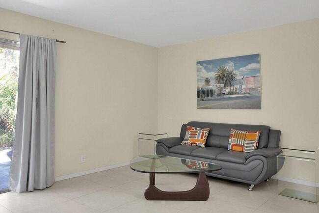 Building Photo - 3071 Sunflower Cir E