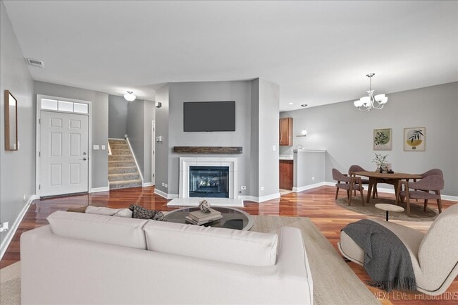 Building Photo - 450 Majestic Ln