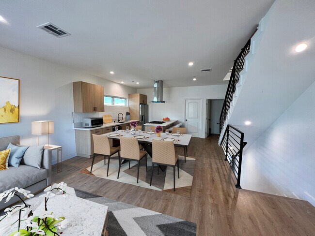 Dining room - 6615 Beck Ave