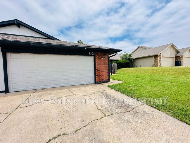 Foto del edificio - 7208 Kings Manor Ct
