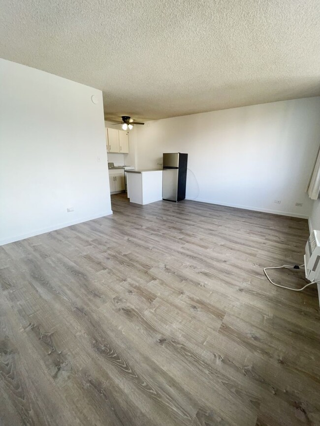 Building Photo - Kapiolani Terrace - Studio w/1 parking & n...