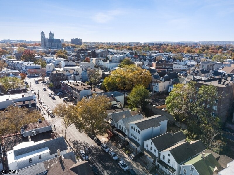 Primary Photo - 210 Garside St