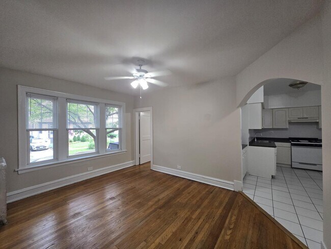 Building Photo - 800 Seward St