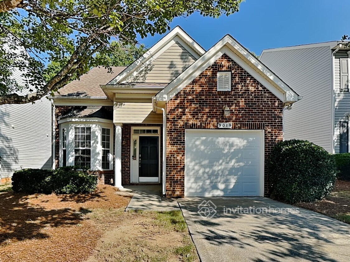 Foto principal - 9019 Holland Park Ln