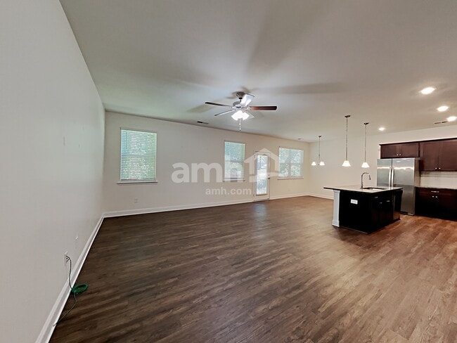 Foto del edificio - 136 Cobblestone Dr