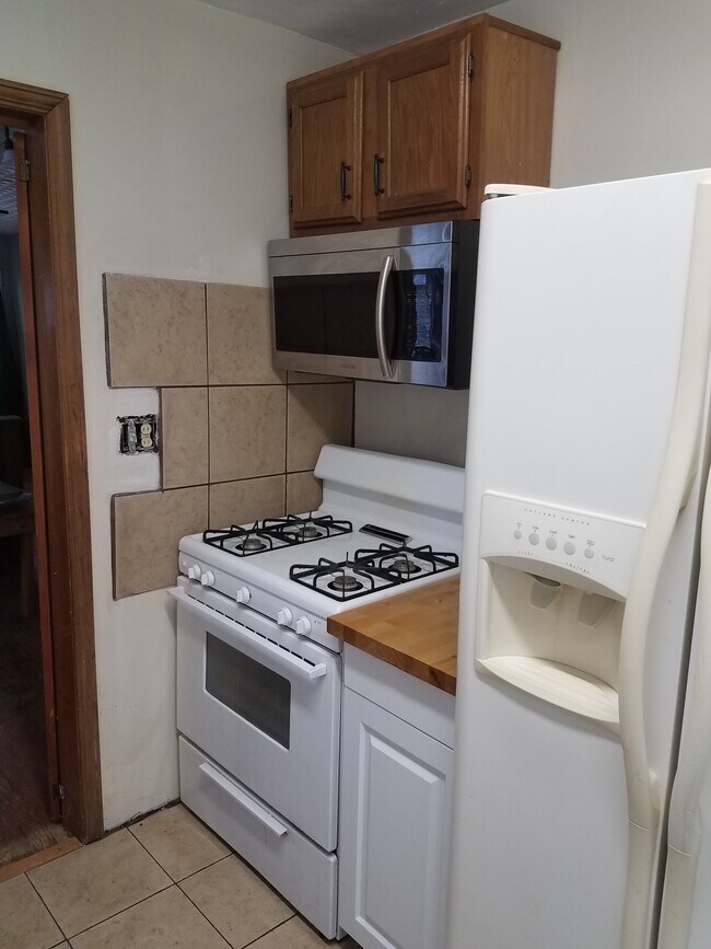 Foto del edificio - 637 N Berwick Ave