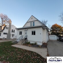 Building Photo - 215 W Quincy St