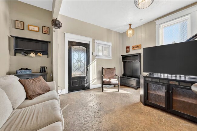 Foto del edificio - 1821 6th Ave