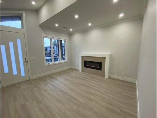 Building Photo - 15663-1577B 77B Ave