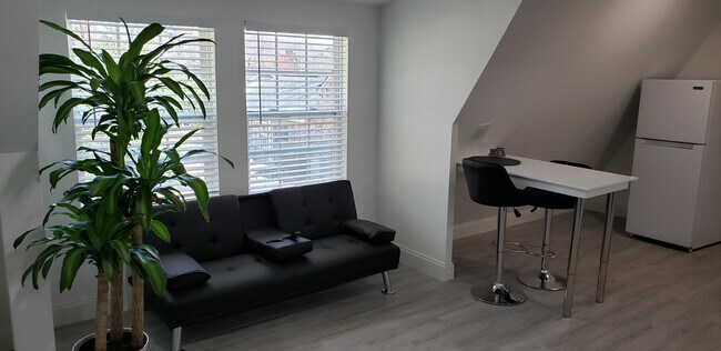 Foto del edificio - 4265 Parnell Rd