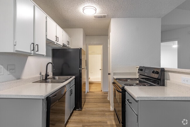 1 habitación, 1 baño - 627 pies cuadrados - Cocina - Eagle Creek Landing Apartments