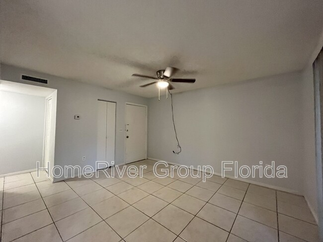 Foto del edificio - 9011 Westchester Cir