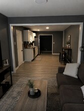 Building Photo - 687 Glankler St