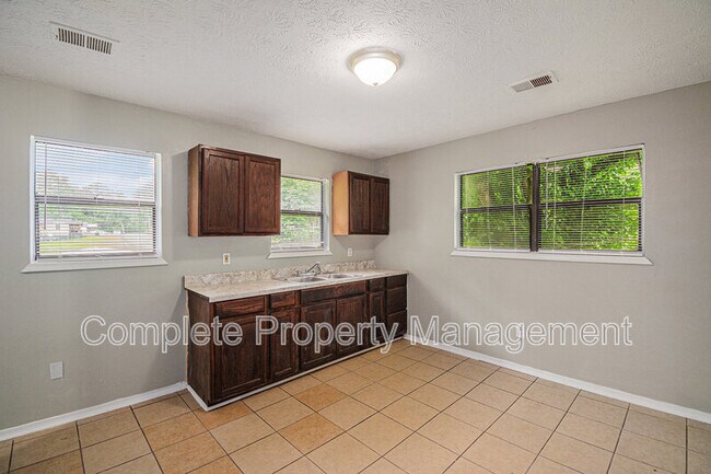 Foto del edificio - 509 37th Ave W