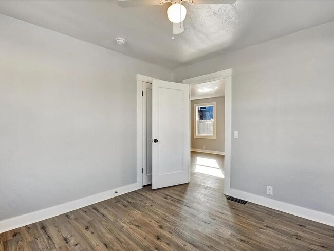 Foto del edificio - 367 College St