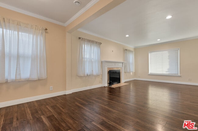 Building Photo - 6677 W 88th St