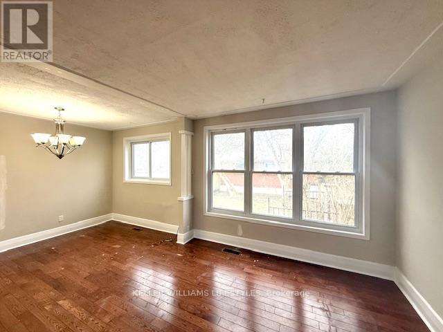 Building Photo - 459 Hale St