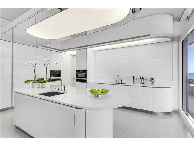 Foto del edificio - 3315 Collins Ave