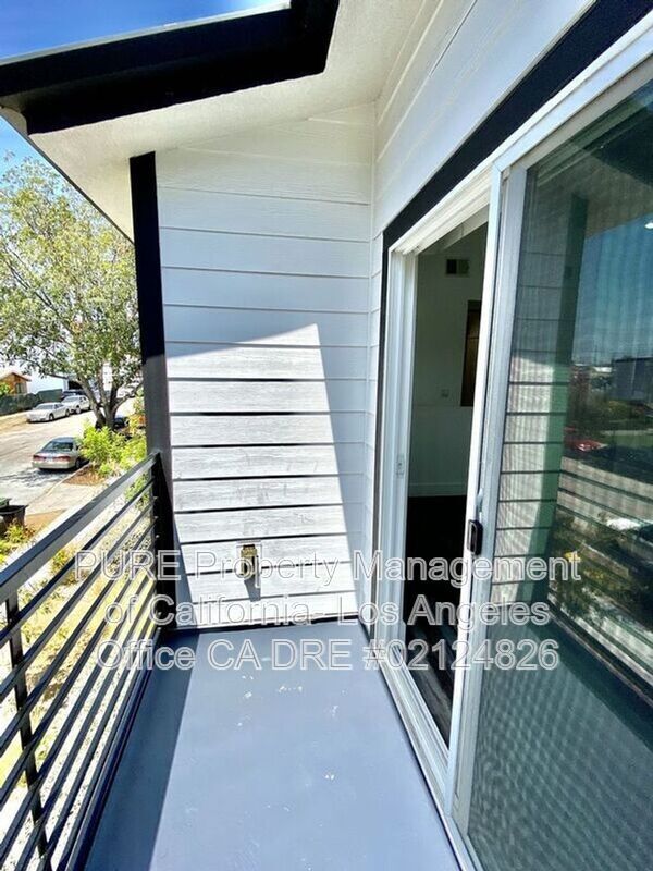 Building Photo - 6732 1/2 Irvine Avenue