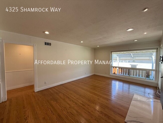 Building Photo - 4325 Shamrock Way