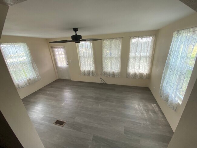 Foto del edificio - 3549 Green Acre Way